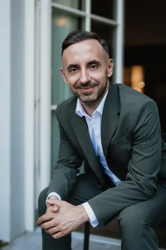 Michał Kumenda - doradca kredytowy - kredyt firmowy - kredyt gotówkowy - kredyt hipoteczny